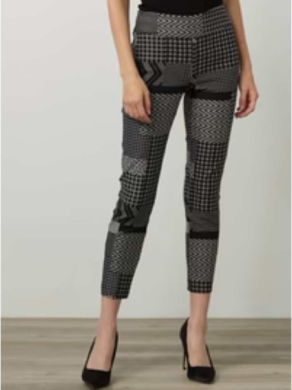 JOSEPH RIBKOFF Black & Grey Geometric Print Crop Ankle Pants 
Size 8